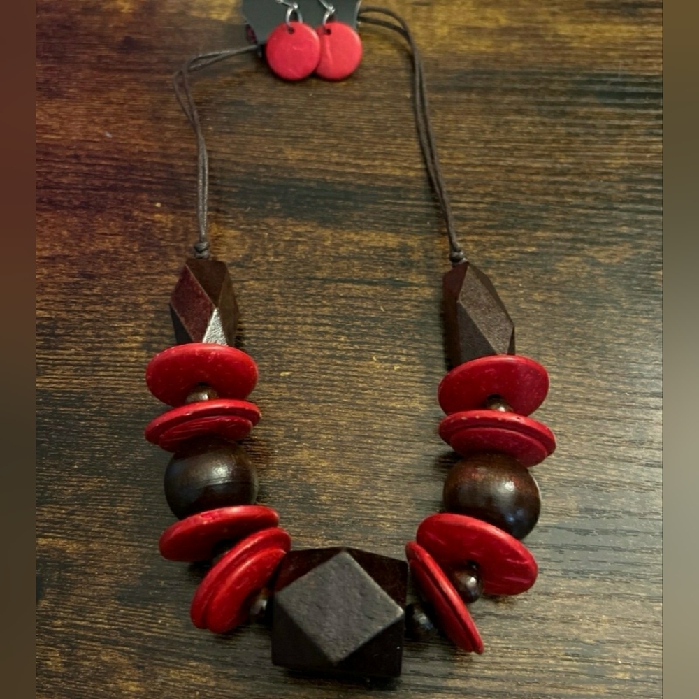 Elegant Red and Brown Necklace Set